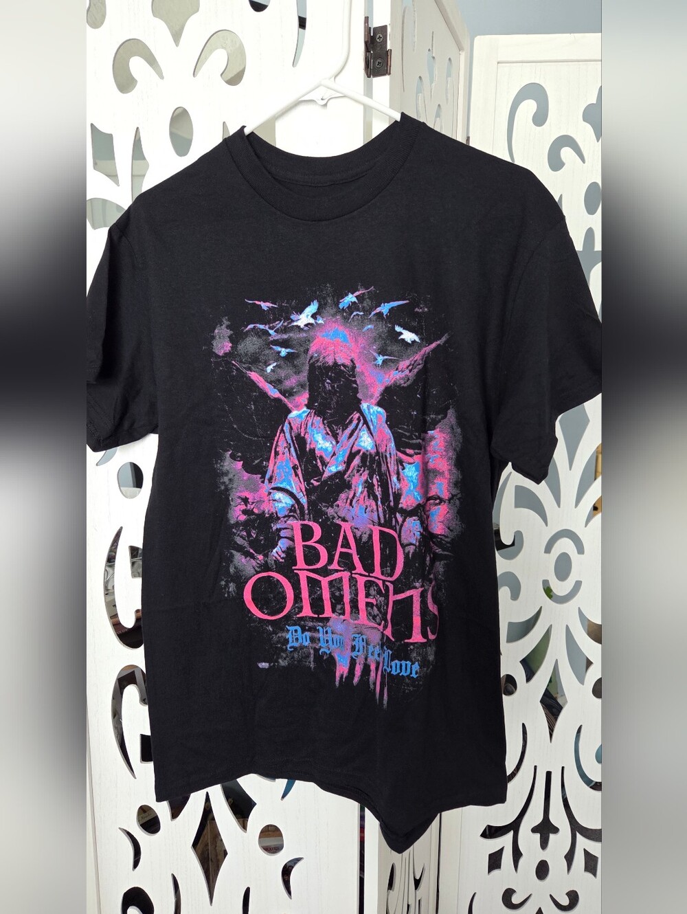Bad Omens Shirt Medium NWOT Sumerian Records Do You Feel Love Metalcore Band Tee